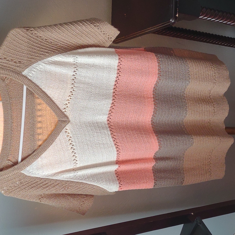 Summer / Spring v neck sweater (Sz1X) beige, cream and peach colors